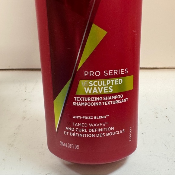 Vidal Sassoon Sculpted Waves Shampoo 12 OZ - Picture 2 of 3